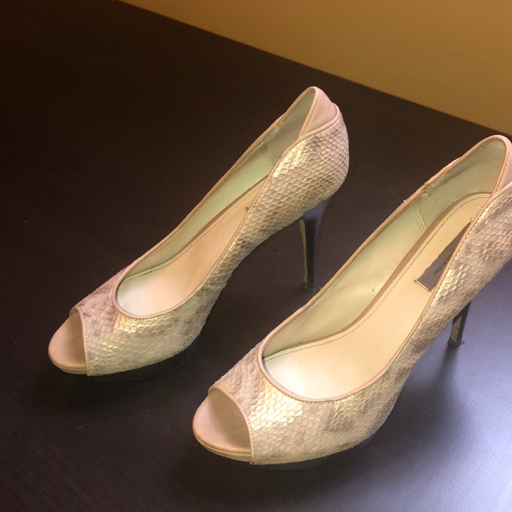 Gorgeous champagne snakeskin heels!! - Picture 2 of 3